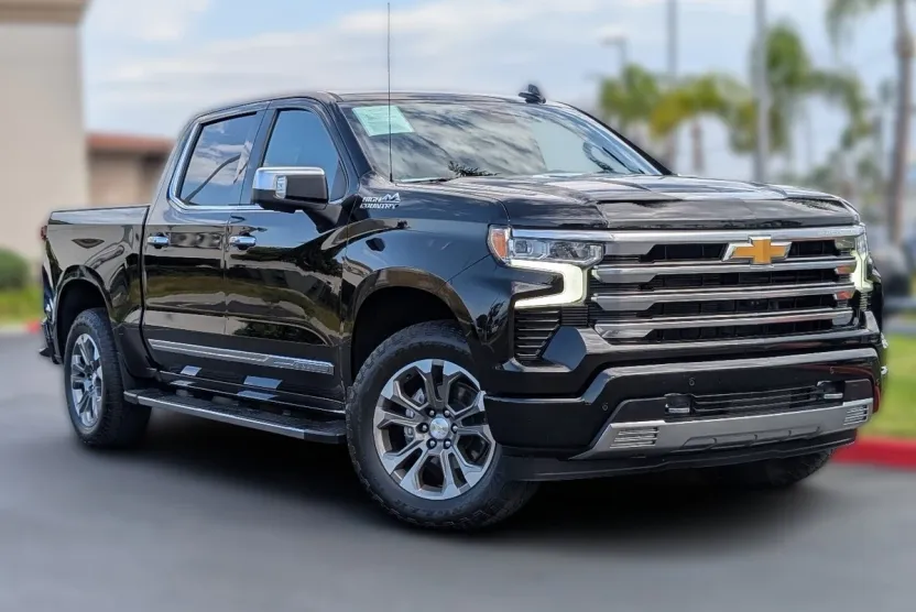 2024 Chevrolet Silverado 1500 High Country photo 1