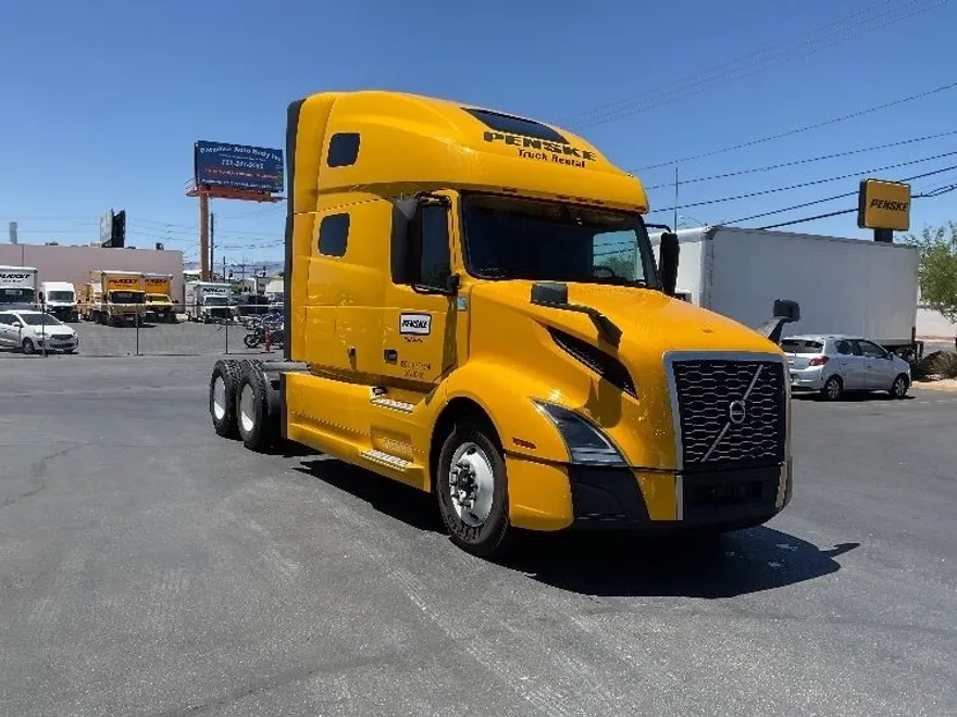 2022 Volvo Truck VNL photo 1
