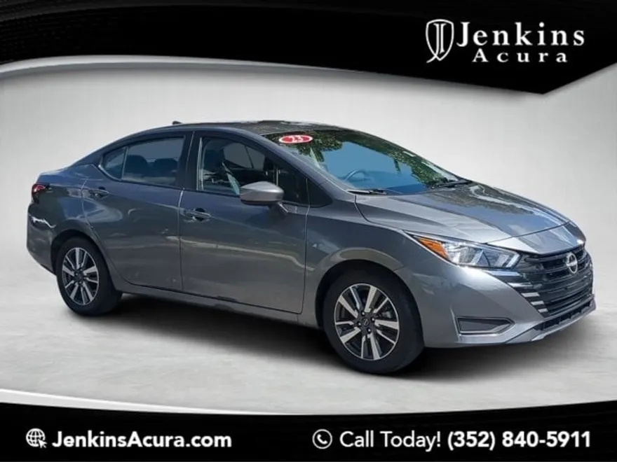2023 Nissan Versa 1.6 SV photo 1