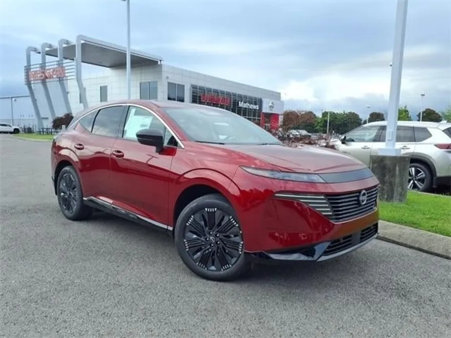 2025 Nissan Murano Platinum photo 1