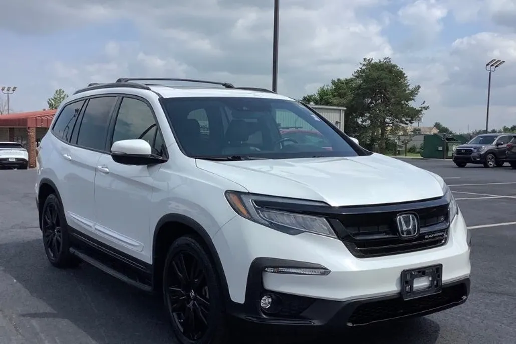 2021 Honda Pilot Black Edition photo 1