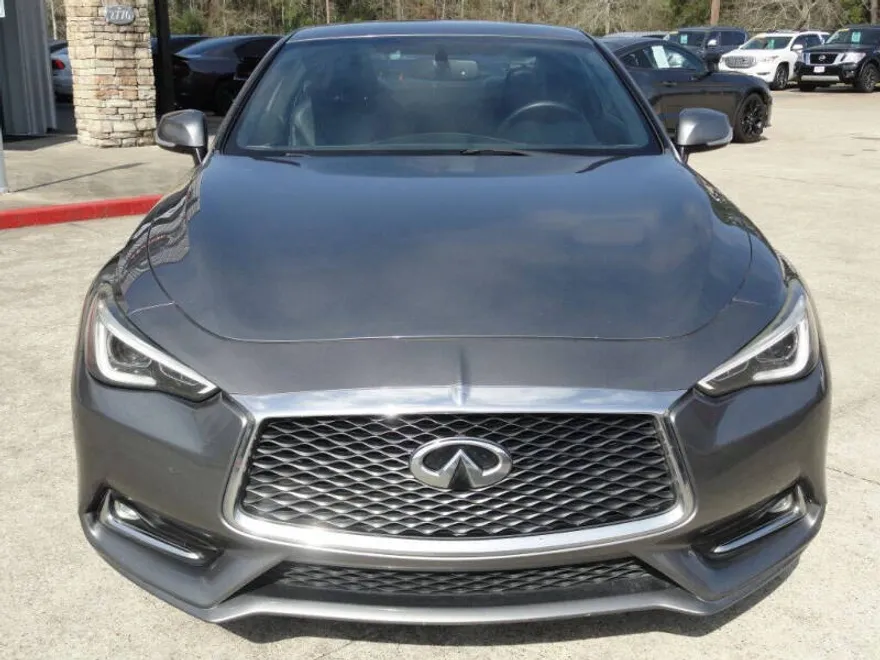 2018 Infiniti Q60 2.0t Luxe photo 1