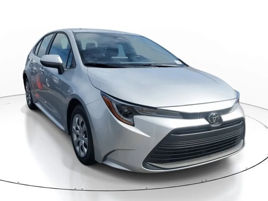 2024 Toyota Corolla LE photo 1