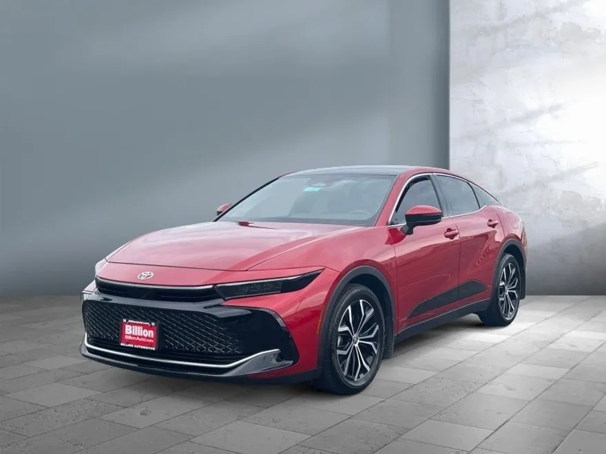 2023 Toyota Crown XLE photo 1