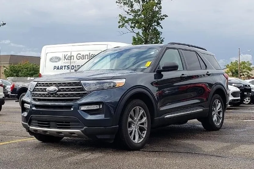 2022 Ford Explorer XLT photo 1