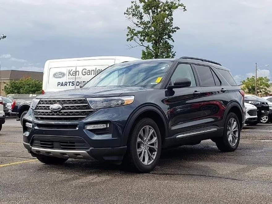2022 Ford Explorer XLT photo 1