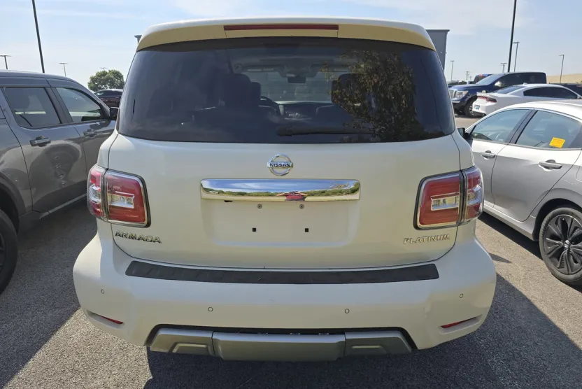2018 Nissan Armada Platinum photo 1