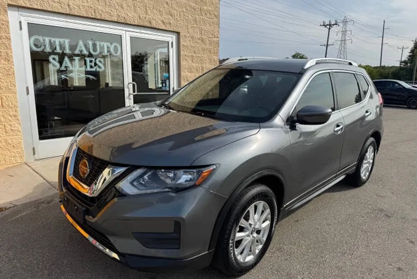 2020 Nissan Rogue SV photo 1