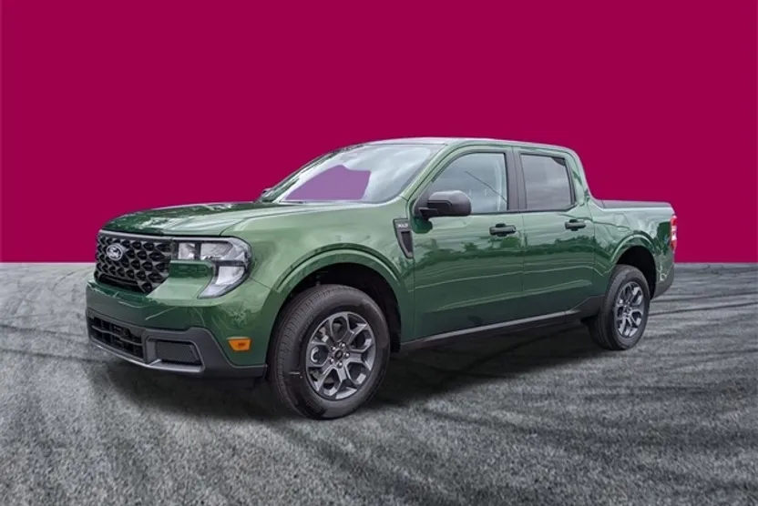2025 Ford Maverick XLT photo 1