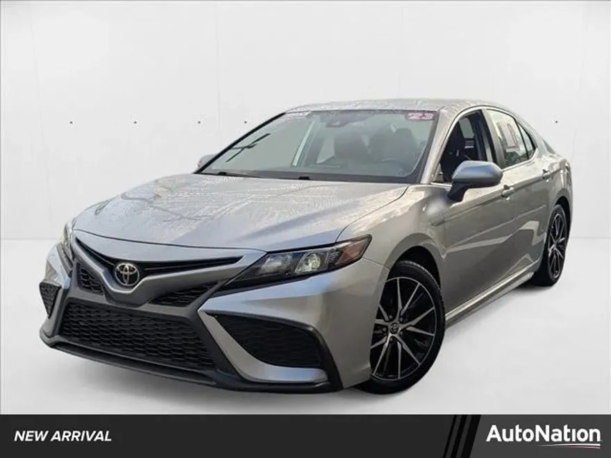 2023 Toyota Camry SE photo 1