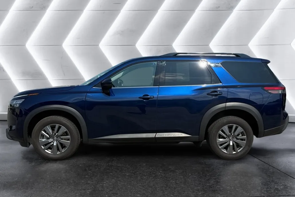 2025 Nissan Pathfinder SV photo 1