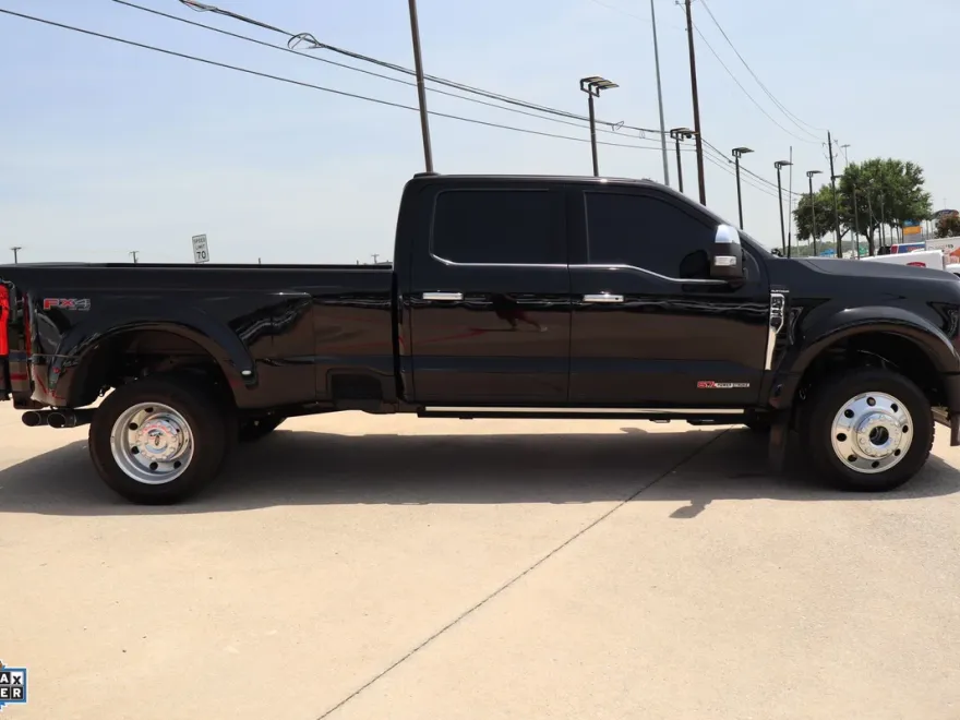 2025 Ford F-450 photo 1