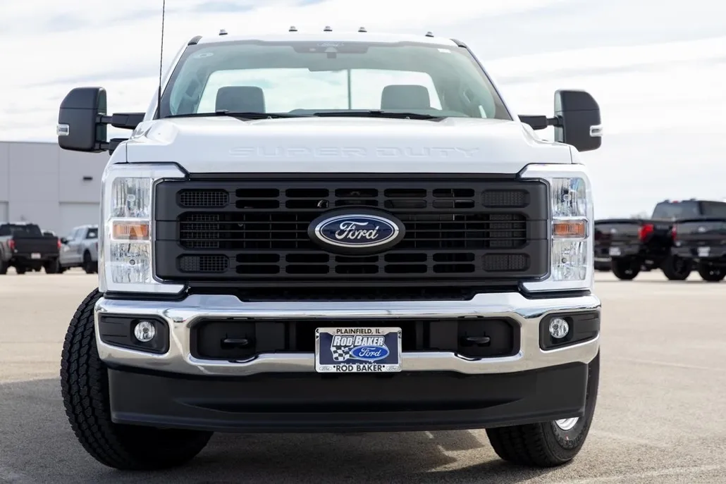 2025 Ford F-350 XL photo 1