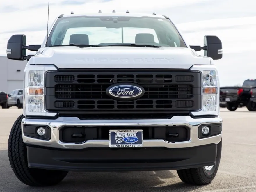 2025 Ford F-350 XL photo 1