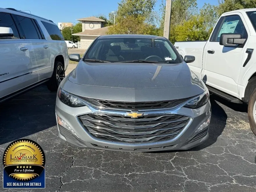 2023 Chevrolet Malibu 1LT photo 1