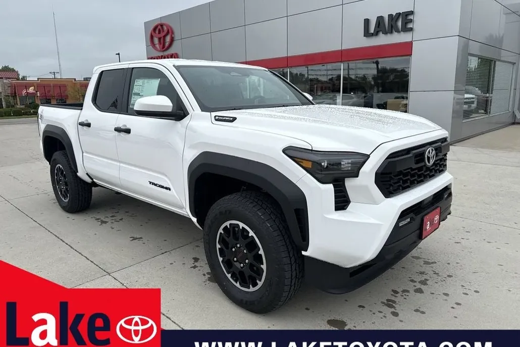 2025 Toyota Tacoma TRD Off-Road photo 1