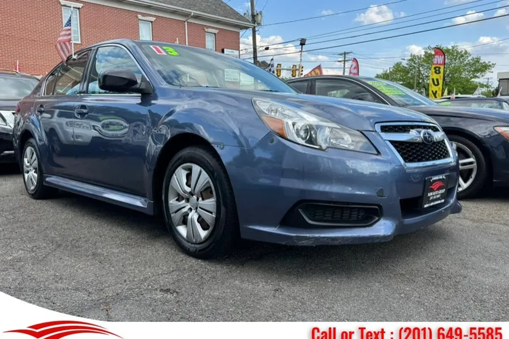 2013 Subaru Legacy 2.5i photo 1