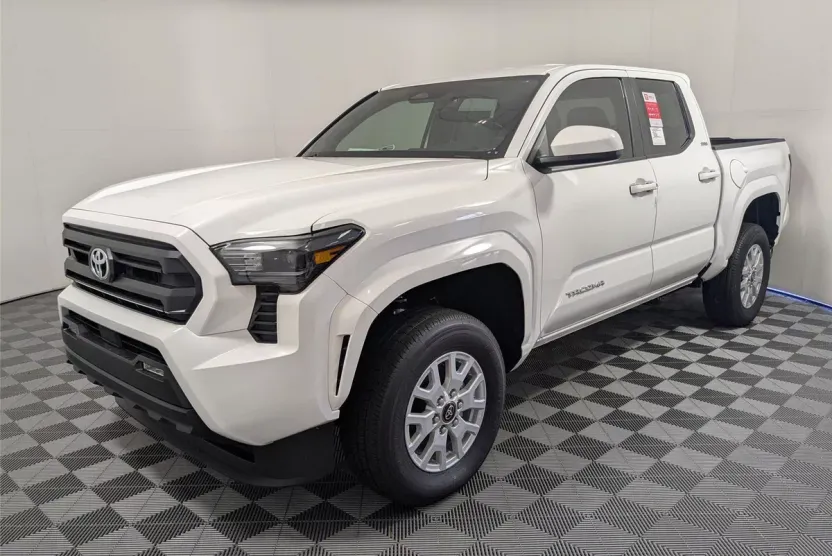 2025 Toyota Tacoma SR5 photo 1