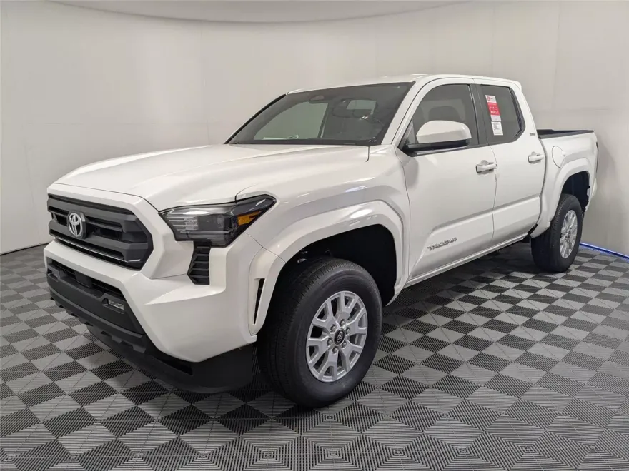 2025 Toyota Tacoma SR5 photo 1