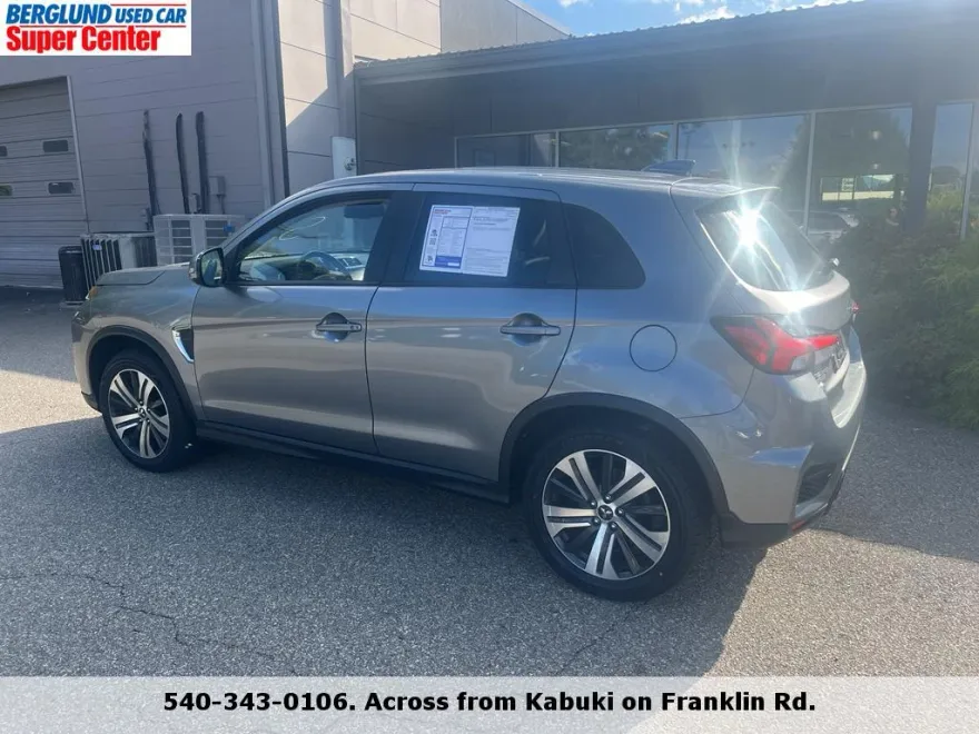 2022 Mitsubishi Outlander Sport SE photo 1