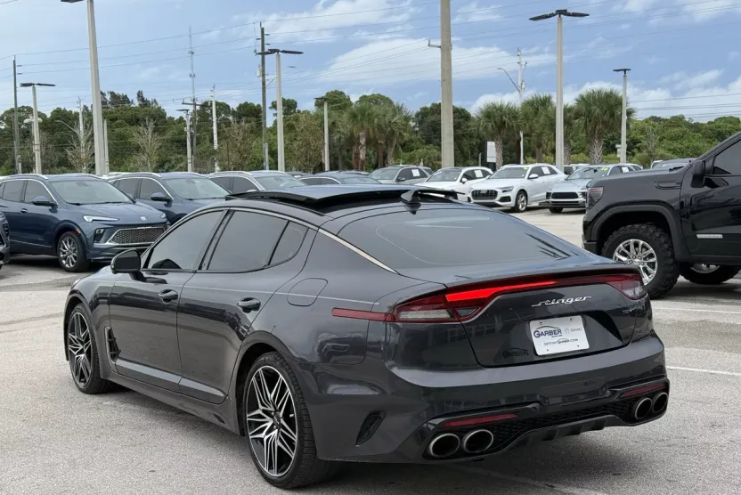 2022 Kia Stinger GT2 photo 1