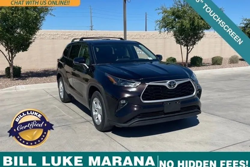 2022 Toyota Highlander LE photo 1