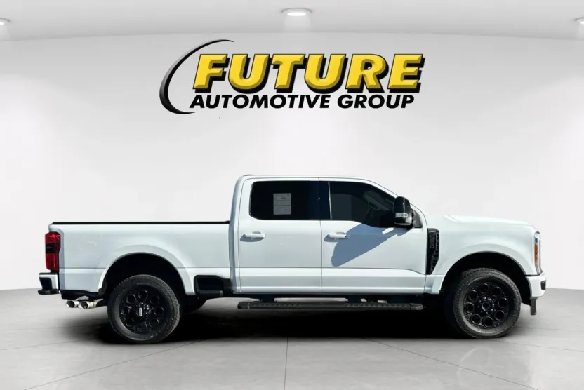2024 Ford F-250 Lariat photo 1