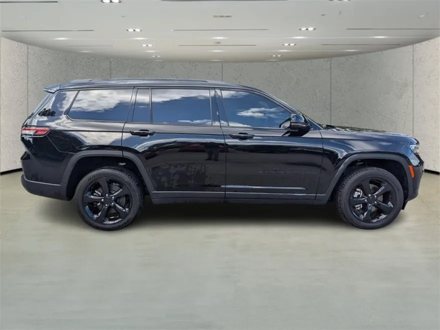 2024 Jeep Grand Cherokee Altitude photo 1