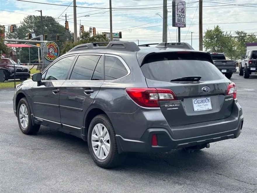 2018 Subaru Outback 2.5i Premium photo 1