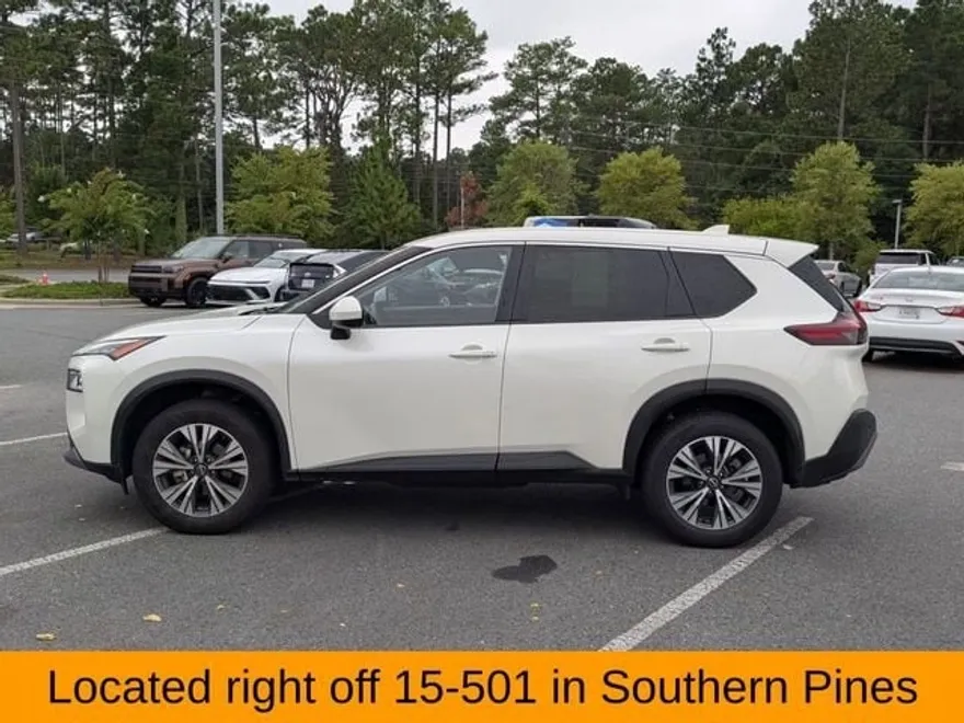 2023 Nissan Rogue SV photo 1