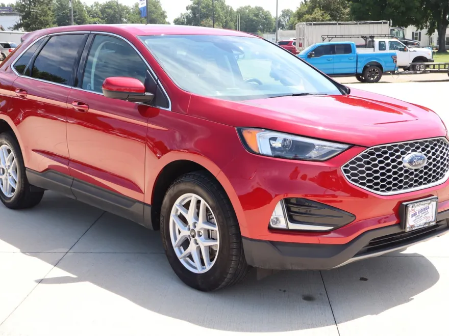 2023 Ford Edge SEL photo 1
