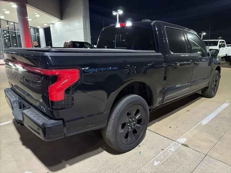 2024 Ford F-150 Lightning Platinum photo 1