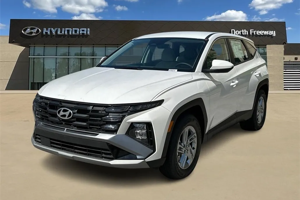 2025 Hyundai Tucson SE photo 1