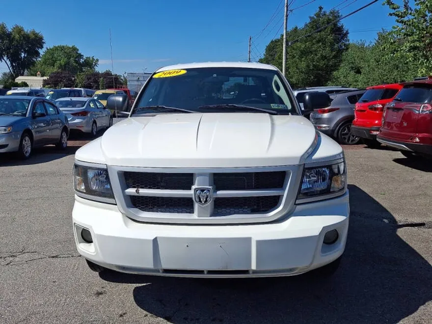 2009 Dodge Dakota SXT photo 1