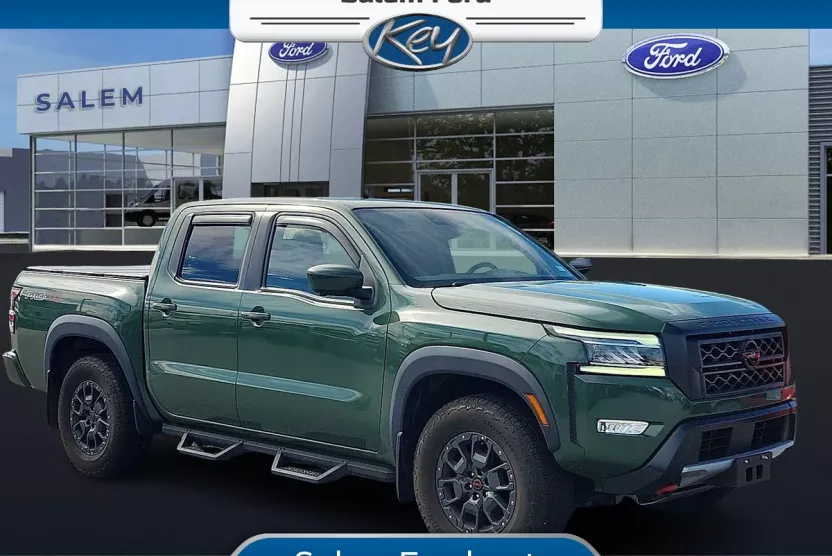 2022 Nissan Frontier Crew Cab PRO-4X photo 1