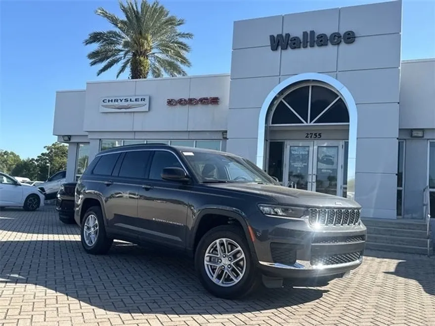 2025 Jeep Grand Cherokee Laredo photo 1