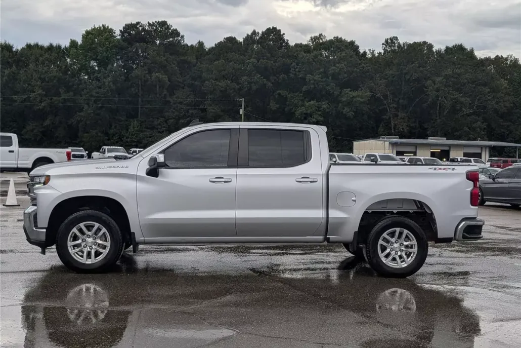 2021 Chevrolet Silverado 1500 LT photo 1