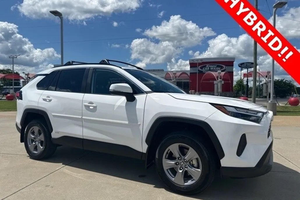 2023 Toyota RAV4 Hybrid XLE photo 1
