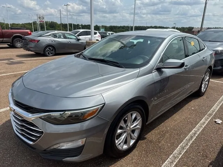 2024 Chevrolet Malibu 1LT photo 1