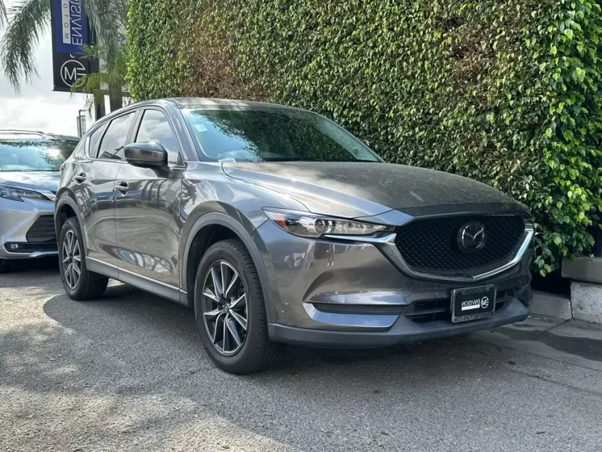 2018 Mazda CX-5 Touring photo 1