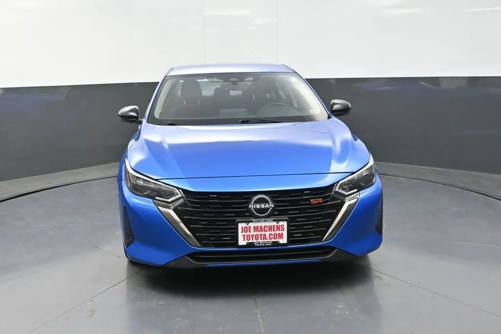 2024 Nissan Sentra SR photo 1