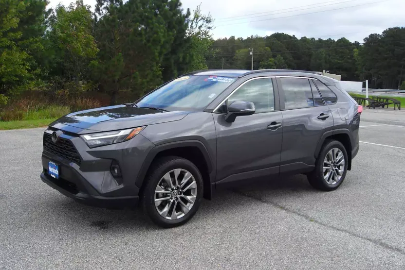 2024 Toyota RAV4 XLE Premium photo 1