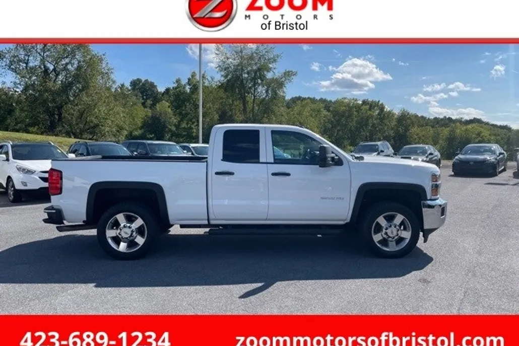 2015 Chevrolet Silverado 2500HD LT photo 1