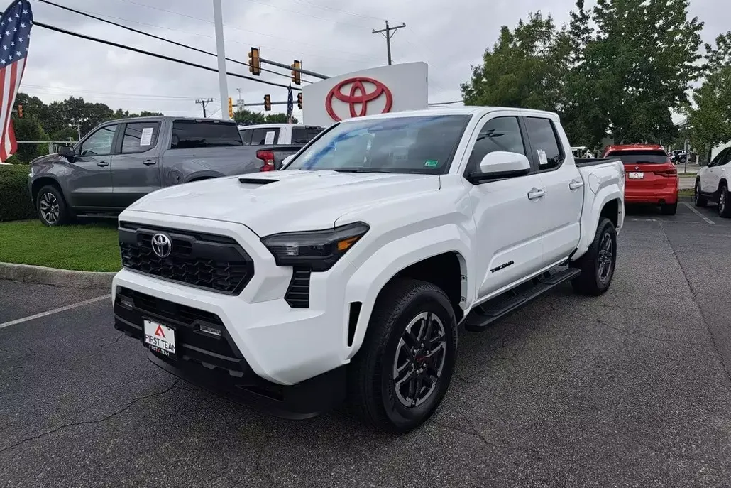 2025 Toyota Tacoma TRD Sport Double Cab photo 1