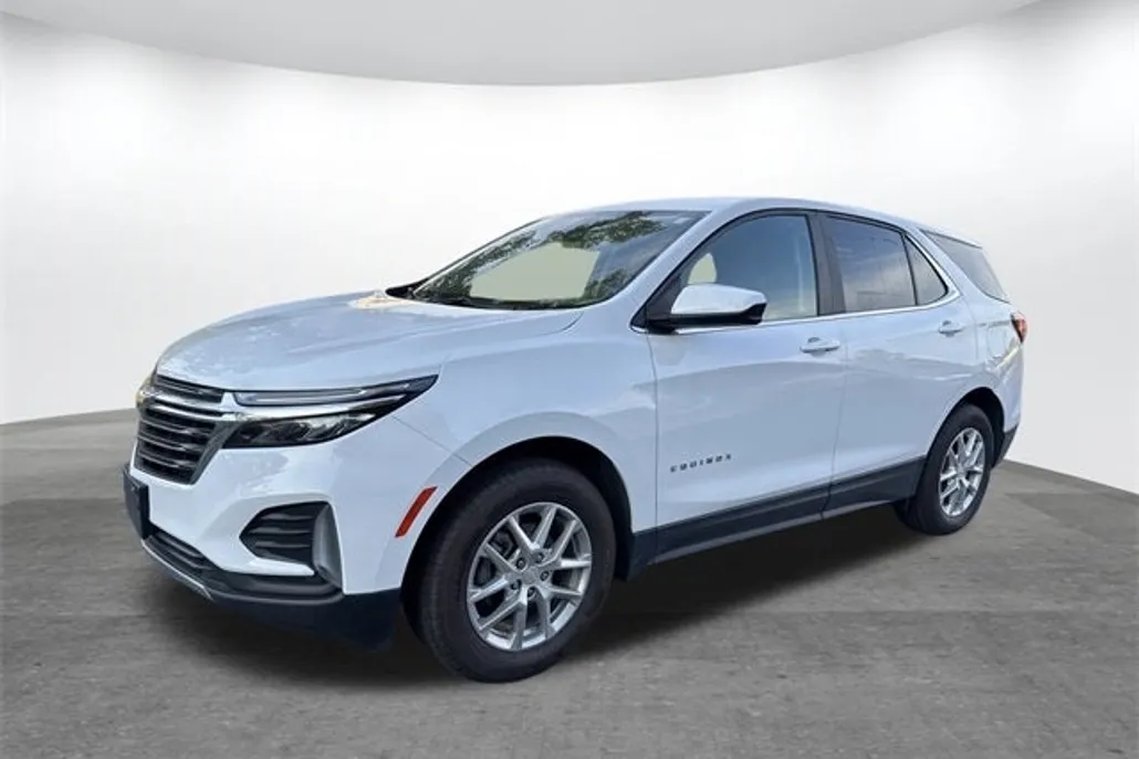 2023 Chevrolet Equinox LT photo 1