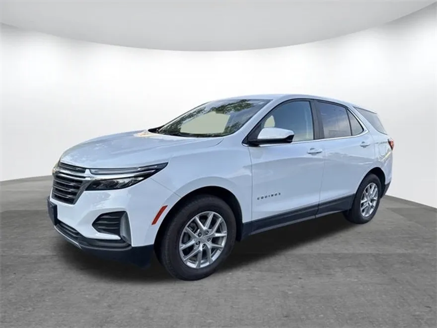 2023 Chevrolet Equinox LT photo 1