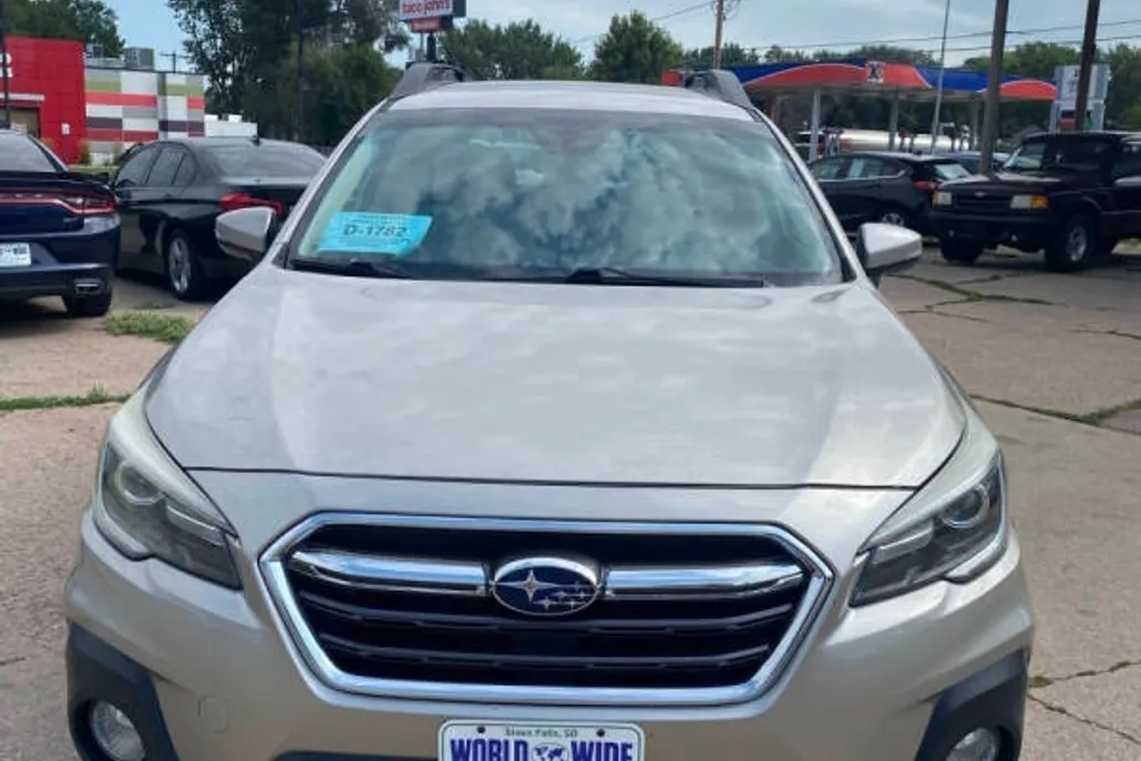 2018 Subaru Outback 2.5i Limited photo 1