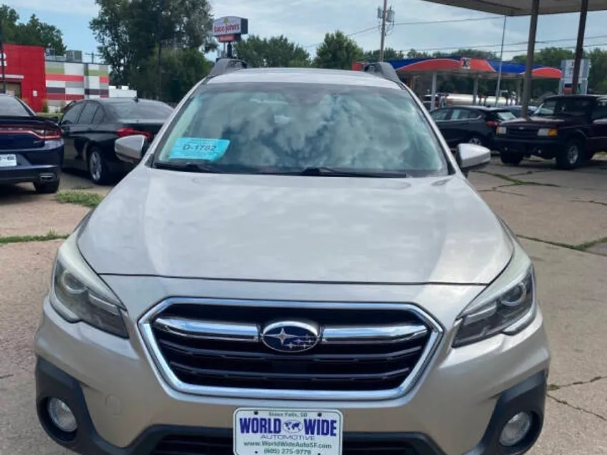 2018 Subaru Outback 2.5i Limited photo 1