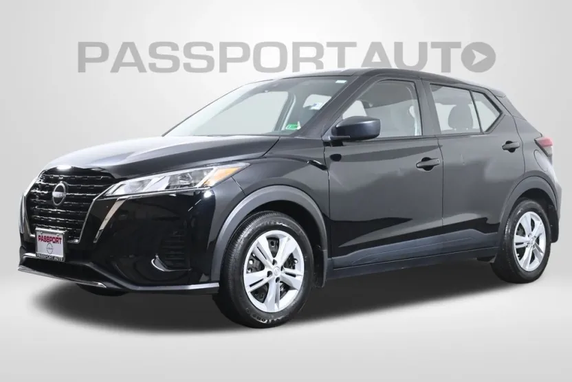 2024 Nissan Kicks S photo 1