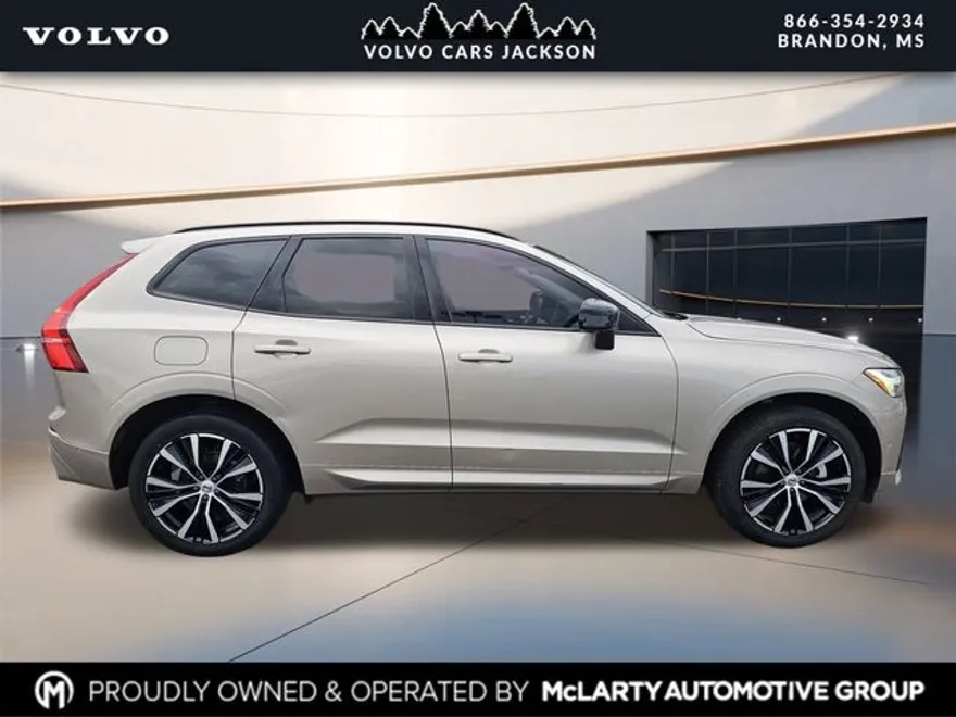 2024 Volvo XC60 B5 Plus photo 1